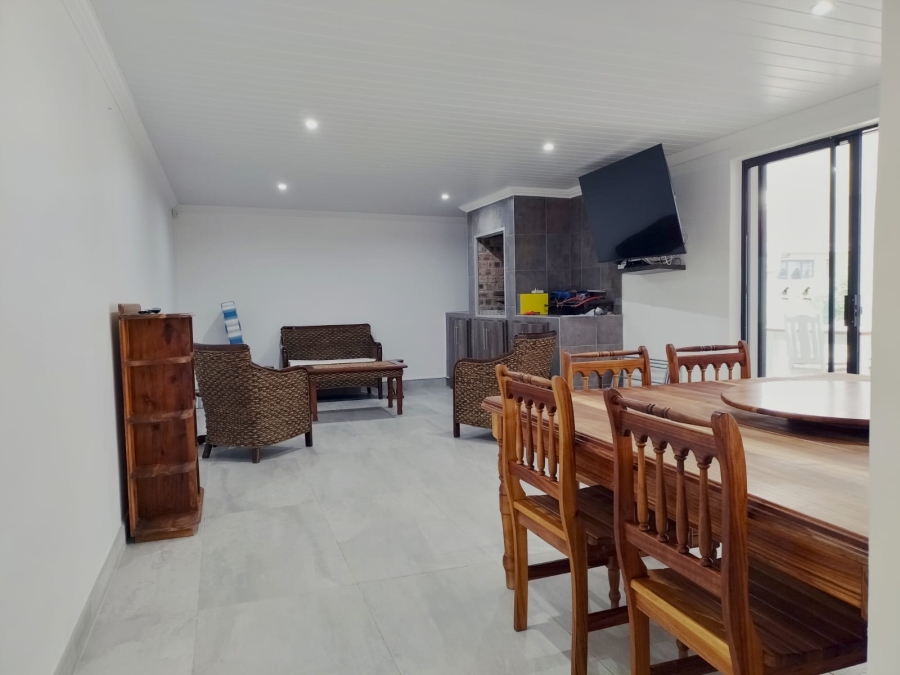 5 Bedroom Property for Sale in Fraaiuitsig Western Cape